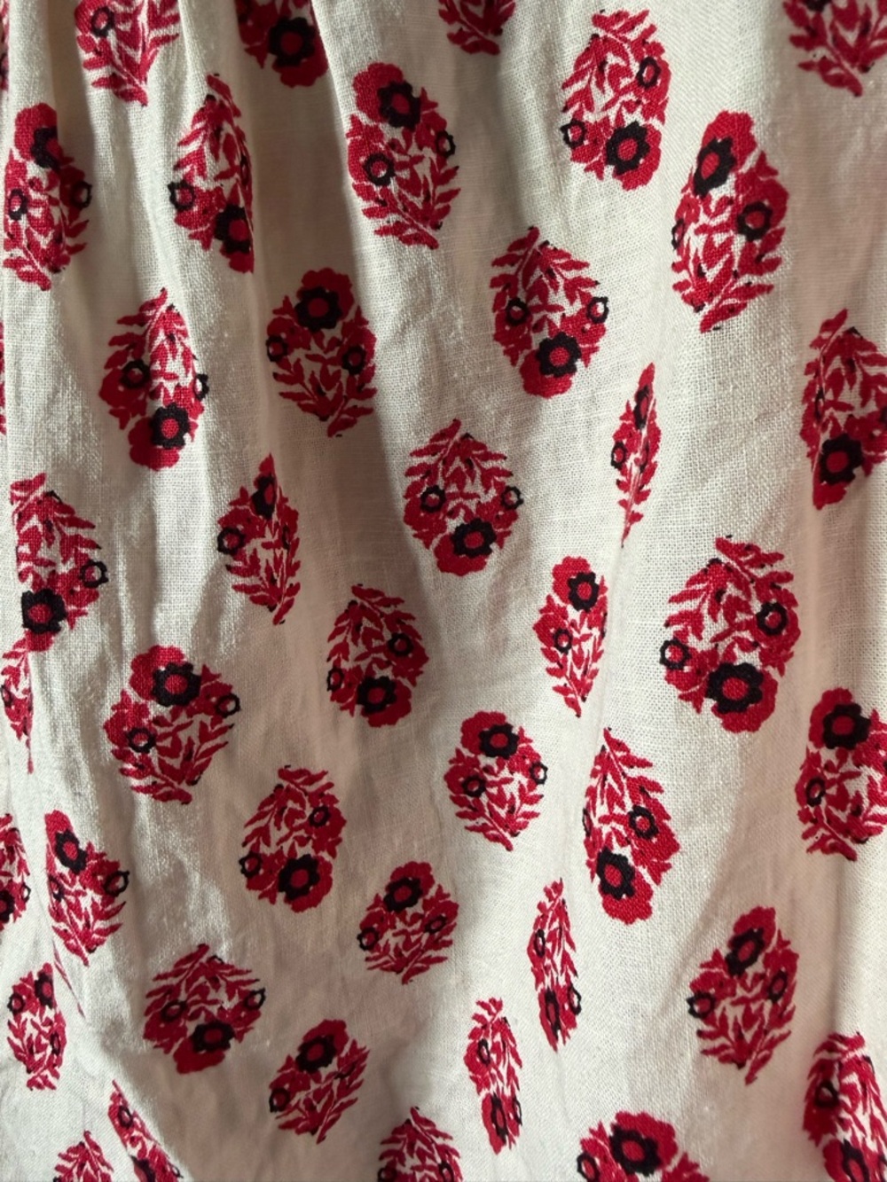 a loves a Beautiful Red Medium Floral Blouse Lightweight - Picture 5 of 6
